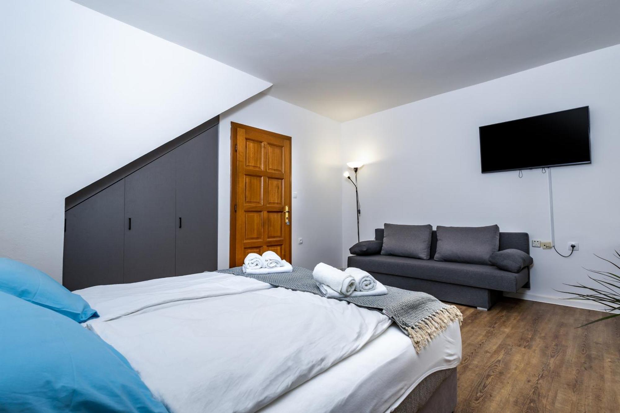 Apartments Dida Sime Starigrad Paklenica Exterior foto